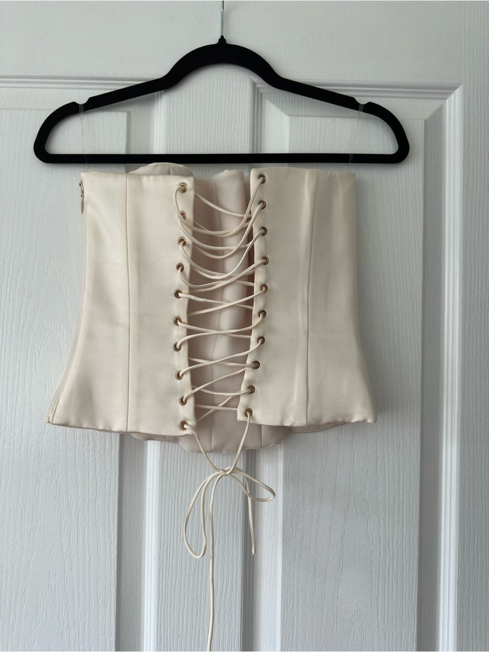 Oh Polly TIERED CORSET GOWN IN IVORY - Picture 3 of 9